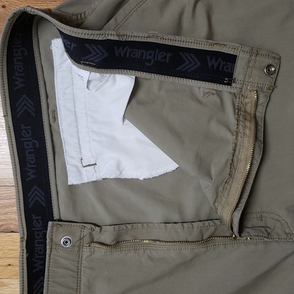 Wrangler Big Men's Khaki Shorts size 48 EUC! - Picture 3 of 5